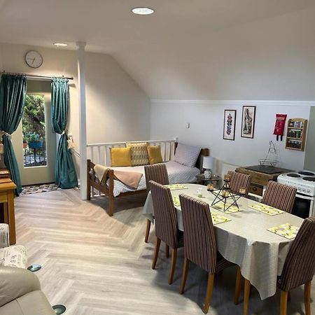 Alpaca Lodge Sittingbourne Esterno foto
