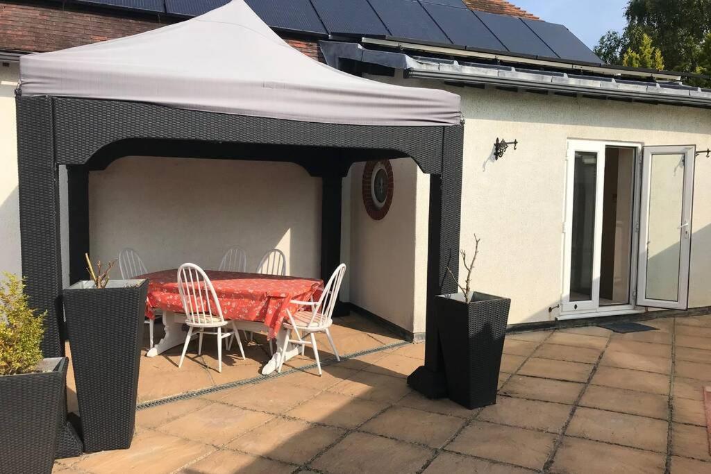 Alpaca Lodge Sittingbourne Esterno foto