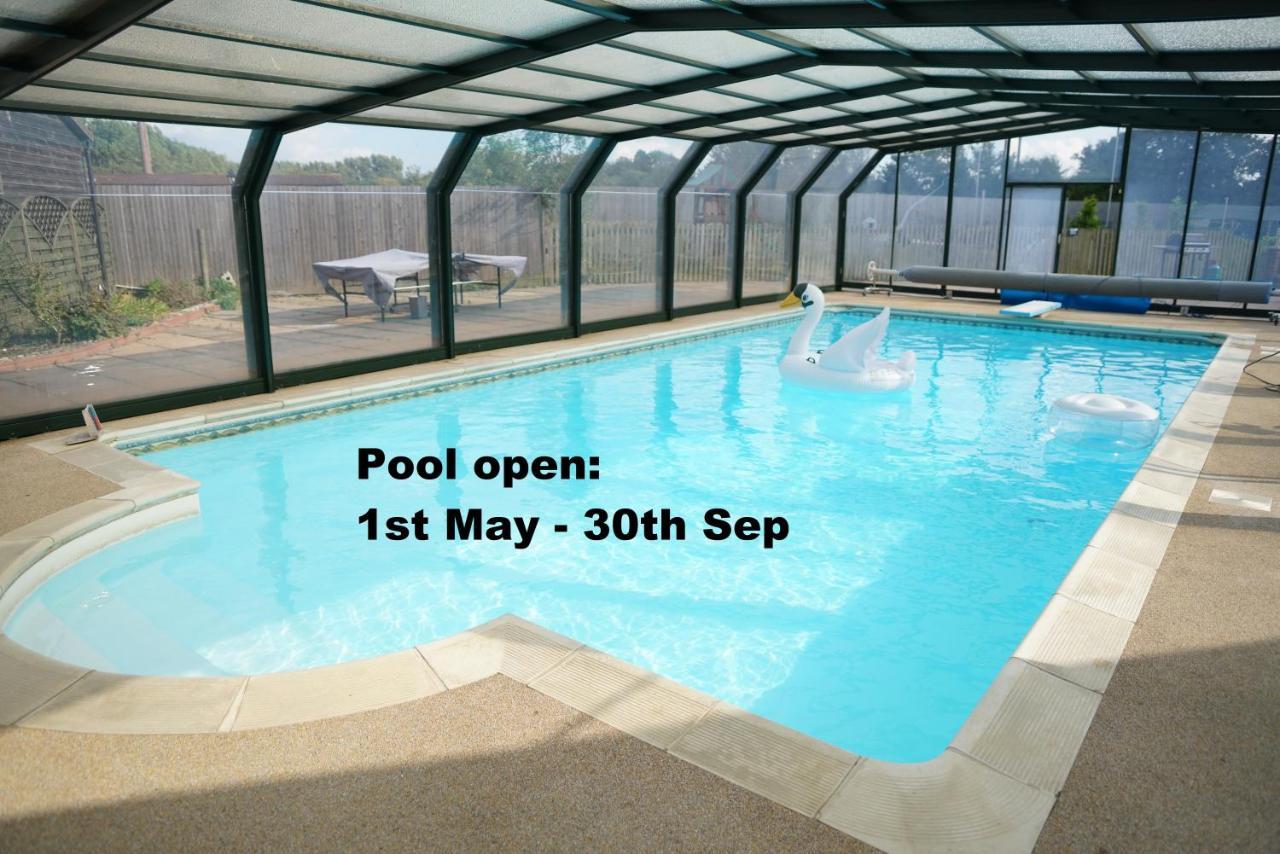 Alpaca Lodge Sittingbourne Esterno foto