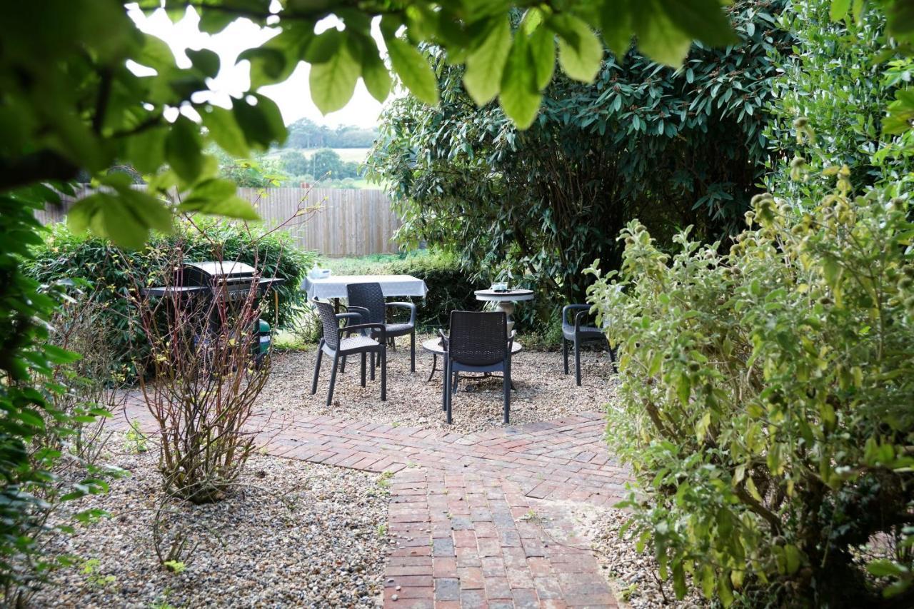 Alpaca Lodge Sittingbourne Esterno foto